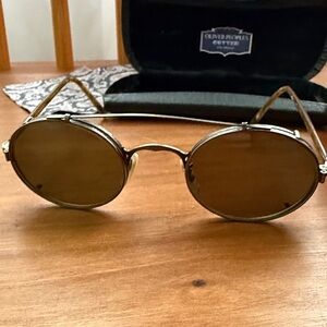 Oliver Peoples Vintage Brown and Gold Glasses/Sunglasses